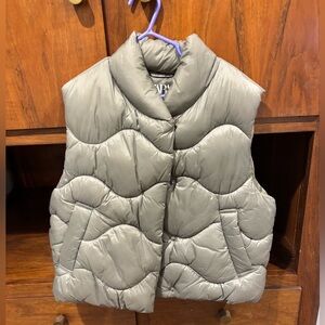 Zara Girls Puffer Vest - Green Size 8-9